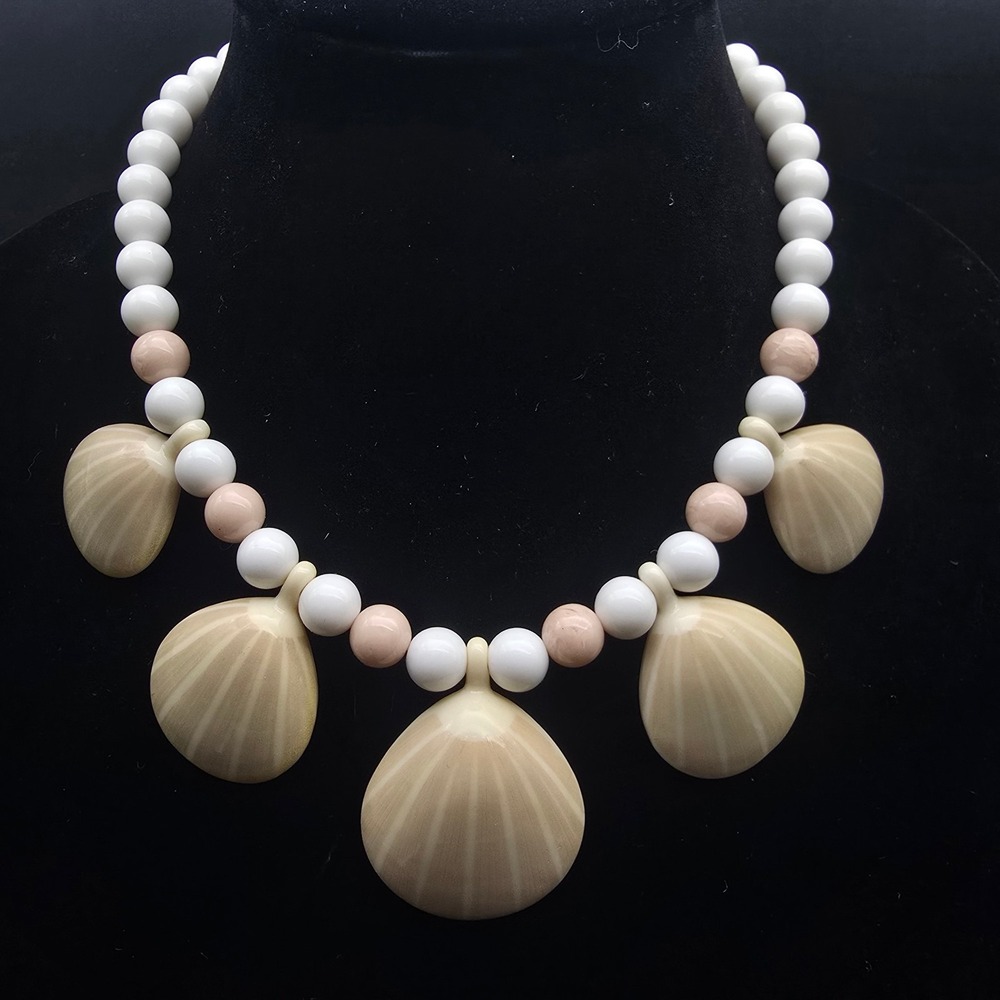 Avon 1987 Sea Shore Necklace Tan Shell Beaded Plastic Beachy Jewelry Vintage